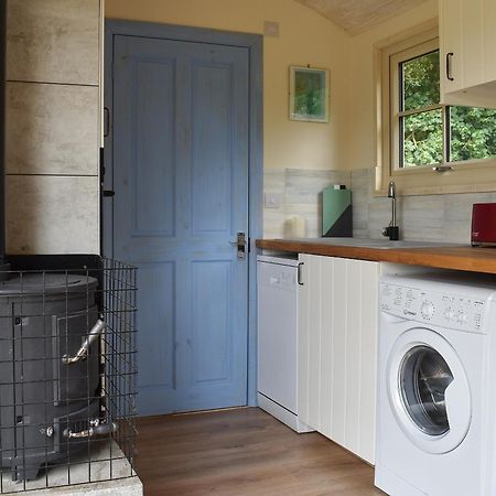 The Shepherds Hut Herstmonceux Exterior foto